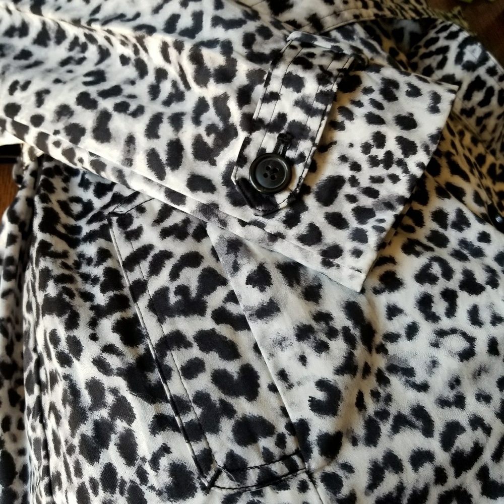 Trench Coat (NWOT) - Picture 5 of 6